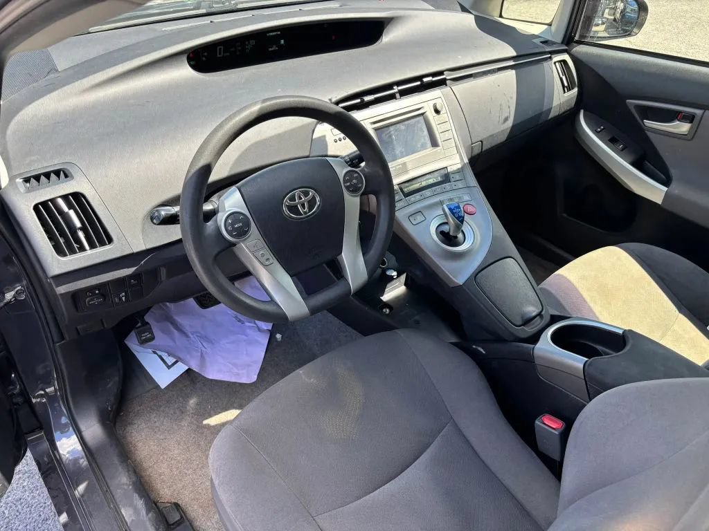 Used 2015 Toyota Prius Three w/ Solar Roof Package FWD image 2