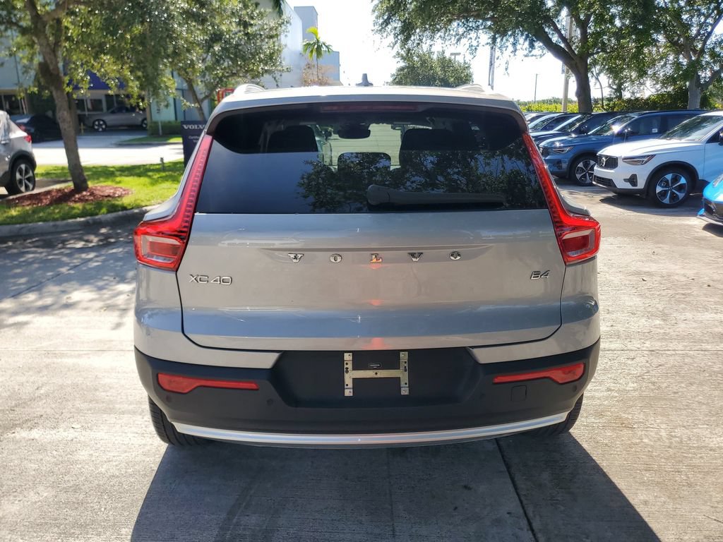 Certified 2023 Volvo XC40 B4 Core w/ Convenience Package FWD image 5