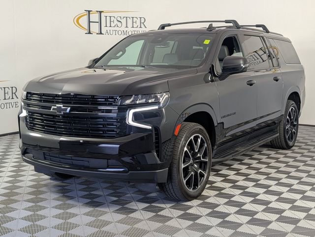 Used 2023 Chevrolet Suburban RST w/ Sport Performance Package AWD/4WD image 4