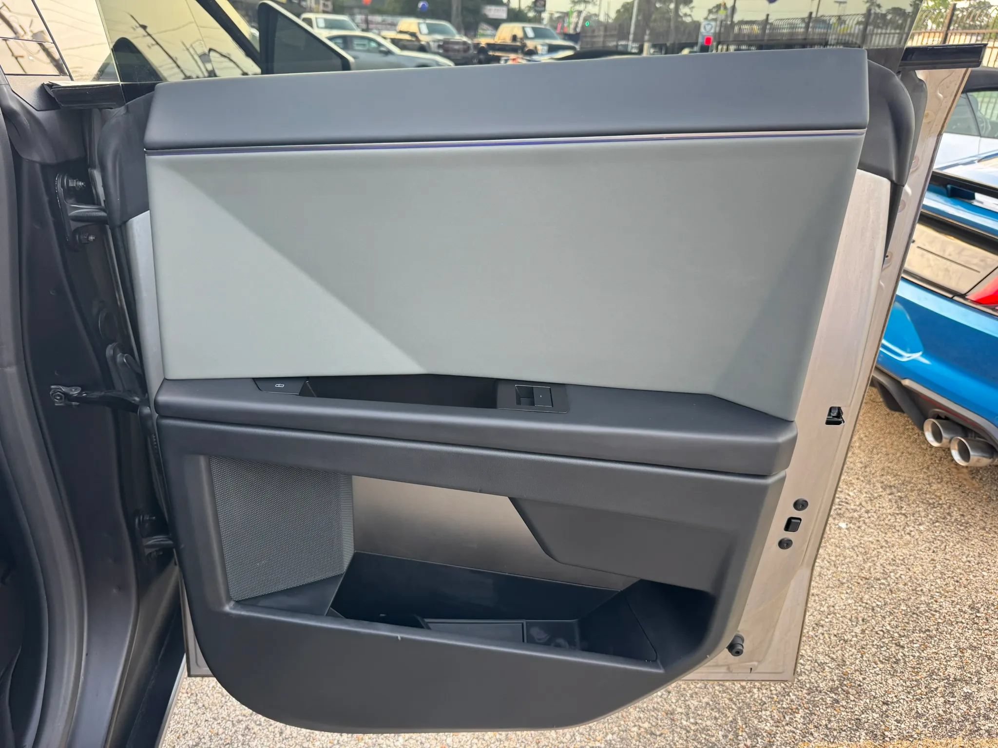 Used 2024 Tesla Cybertruck AWD Crew Cab image 24