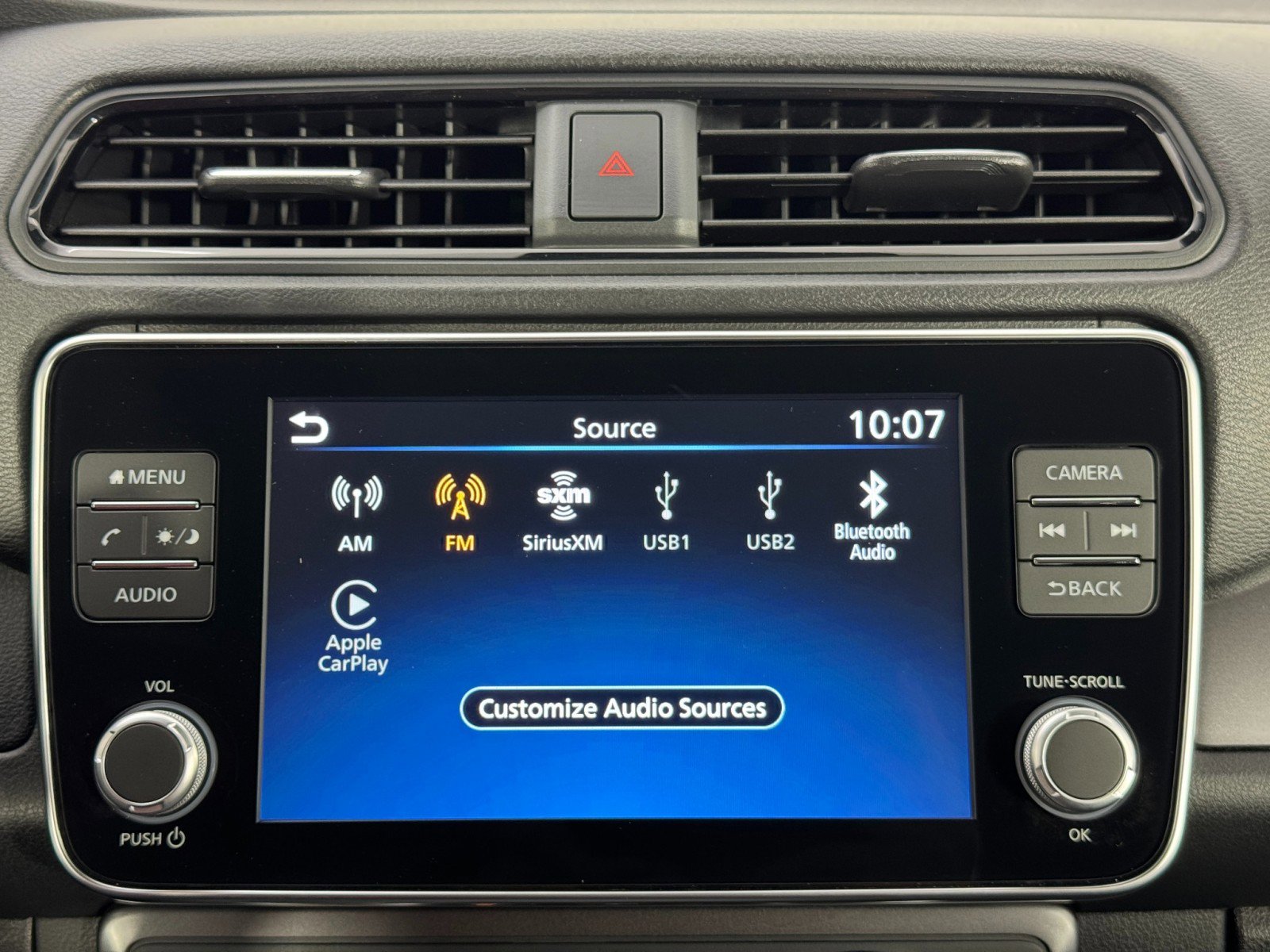 Used 2025 Nissan Leaf S image 22