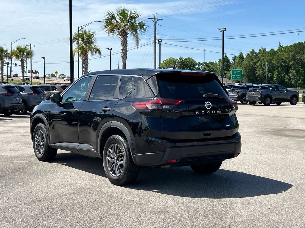 Used 2024 Nissan Rogue S AWD/4WD image 3