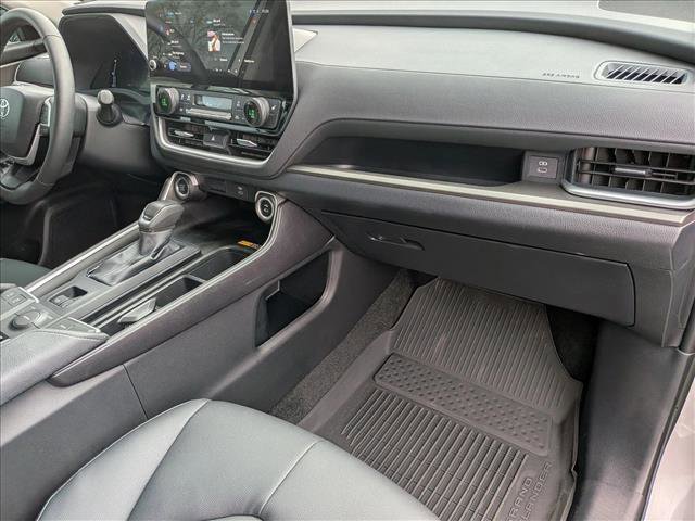 Used 2026 Toyota Grand Highlander XLE image 23