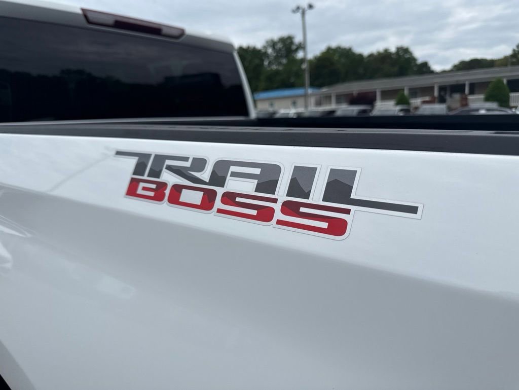 Used 2025 Chevrolet Silverado 1500 LT Trail Boss w/ Protection Package AWD/4WD image 32