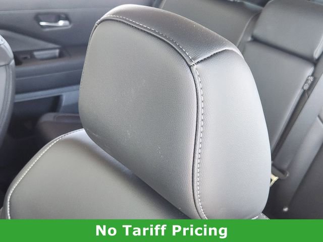 Certified 2025 Nissan Pathfinder SL image 13