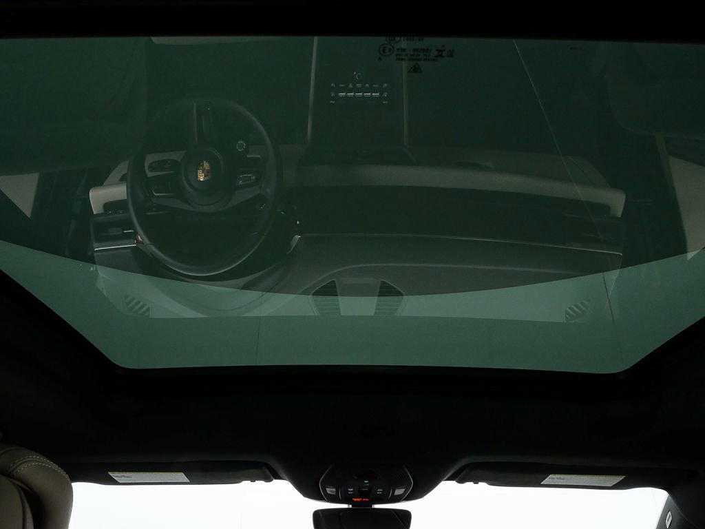 Used 2025 Porsche Macan Electric RWD image 20
