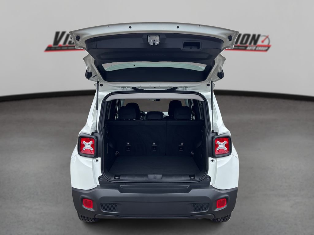 Used 2022 Jeep Renegade Latitude image 11