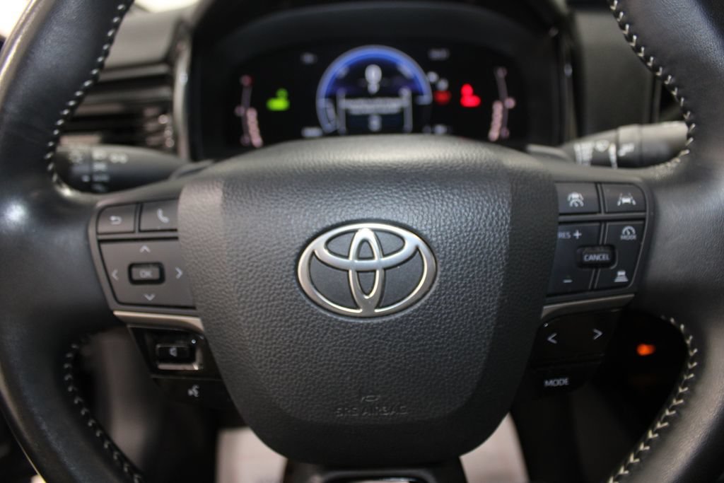 Used 2025 Toyota Camry SE FWD image 26