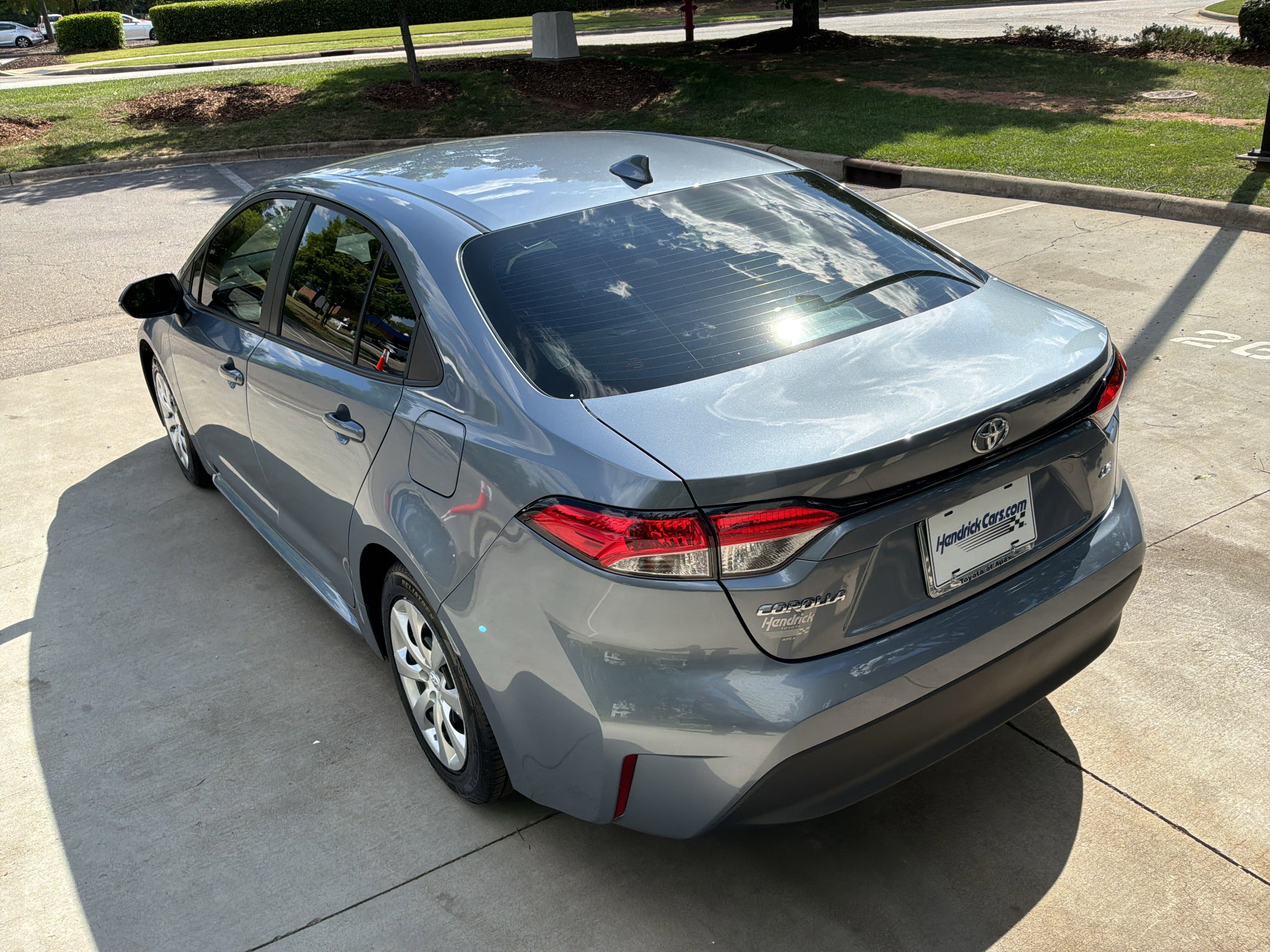 Used 2023 Toyota Corolla LE FWD image 8