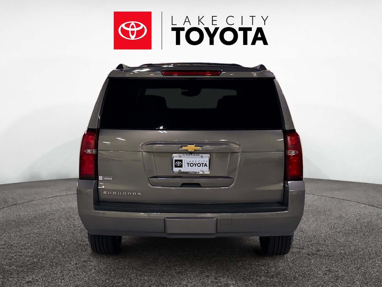 Used 2018 Chevrolet Suburban LT w/ Texas Edition Package RWD image 7