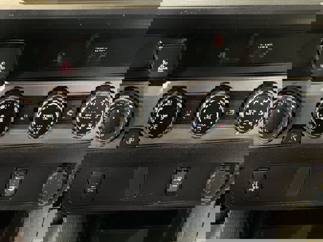 Certified 2018 Toyota Tacoma SR image 20