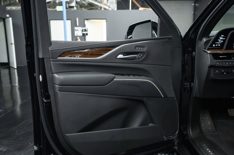Used 2023 Cadillac Escalade Premium Luxury w/ Performance Package AWD/4WD image 38