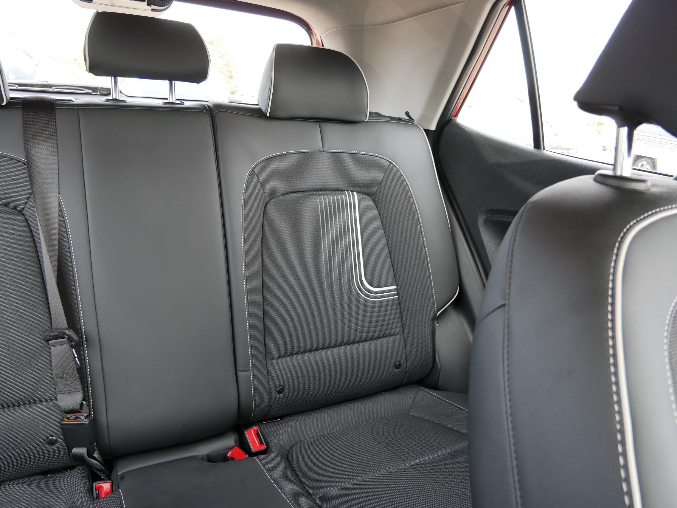 Used 2024 Hyundai Venue Limited FWD image 14