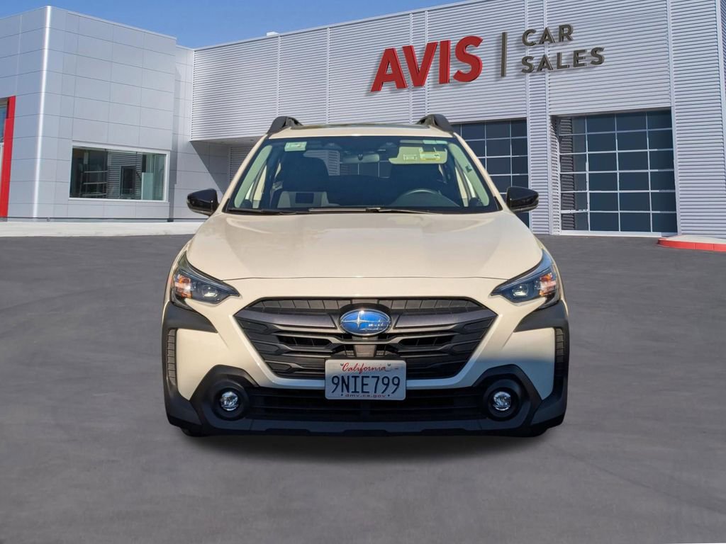 Used 2025 Subaru Outback Premium image 2
