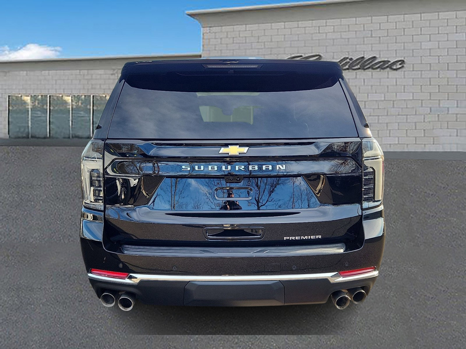 Used 2025 Chevrolet Suburban Premier image 5