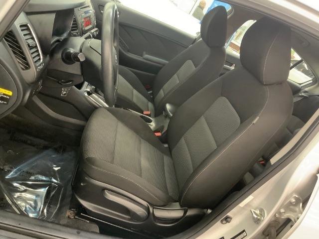 Used 2017 Kia Forte LX image 10