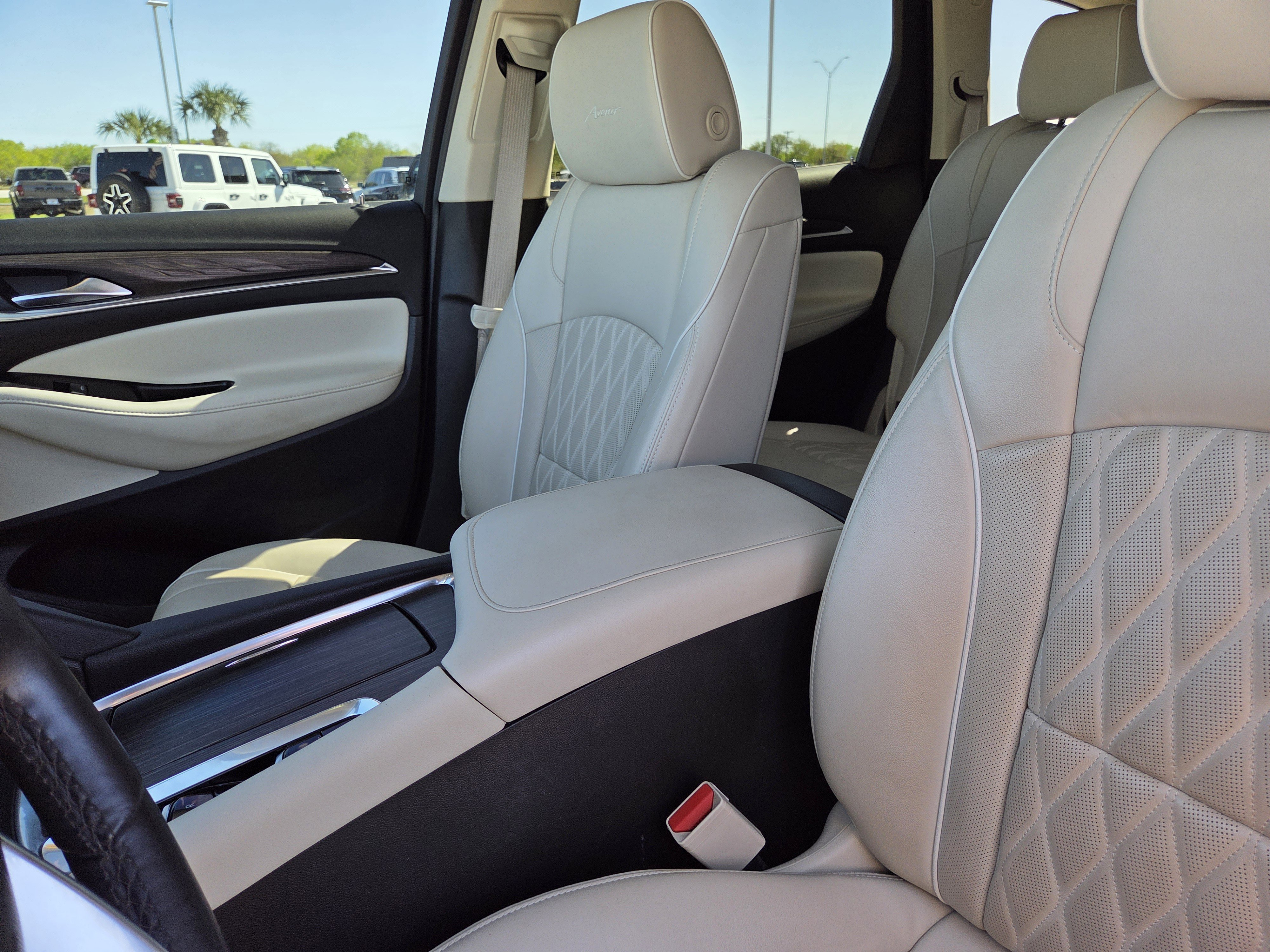 Used 2022 Buick Enclave Avenir w/ Trailering Package, 5000 lbs. image 34