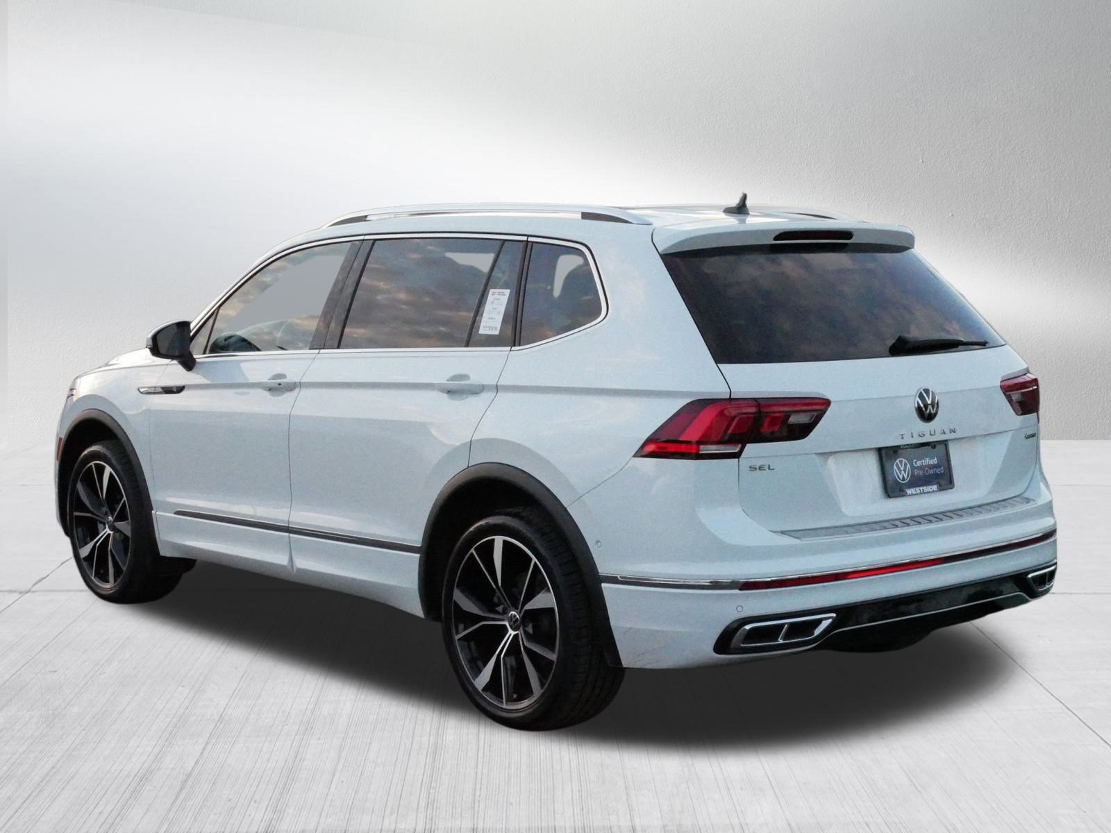 Certified 2022 Volkswagen Tiguan SEL R-Line image 5