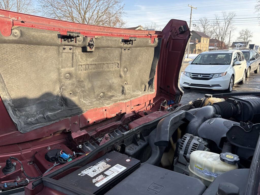 Used 2005 HUMMER H2 SUT w/ Preferred Equipment Group image 14