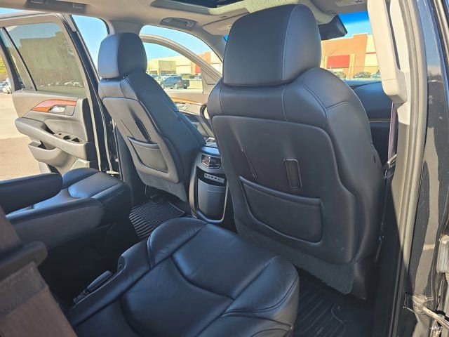 Used 2017 Cadillac Escalade Premium Luxury image 11
