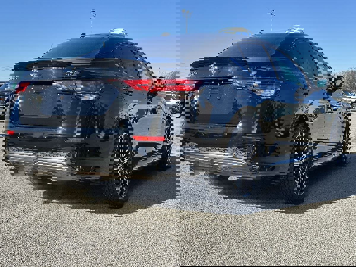 Used 2023 Nissan Sentra SR w/ SR Premium Package image 4