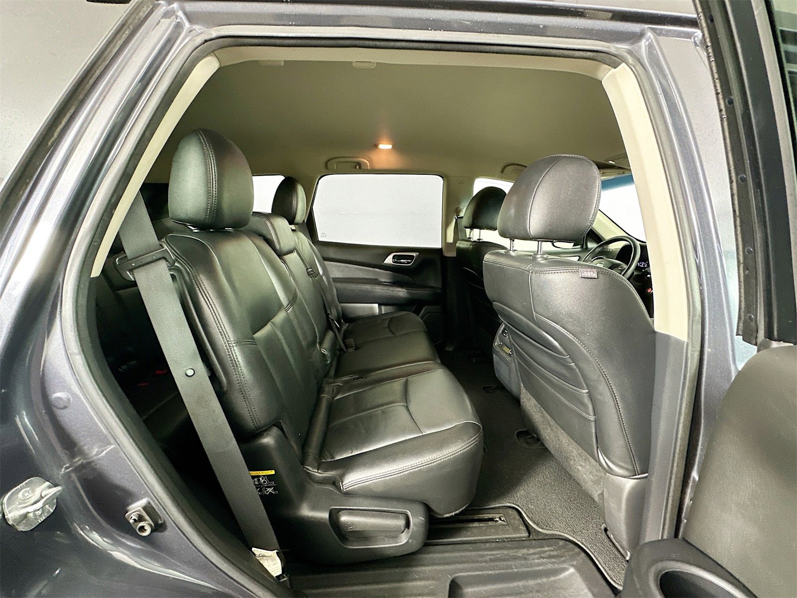 Used 2013 Nissan Pathfinder SV image 27