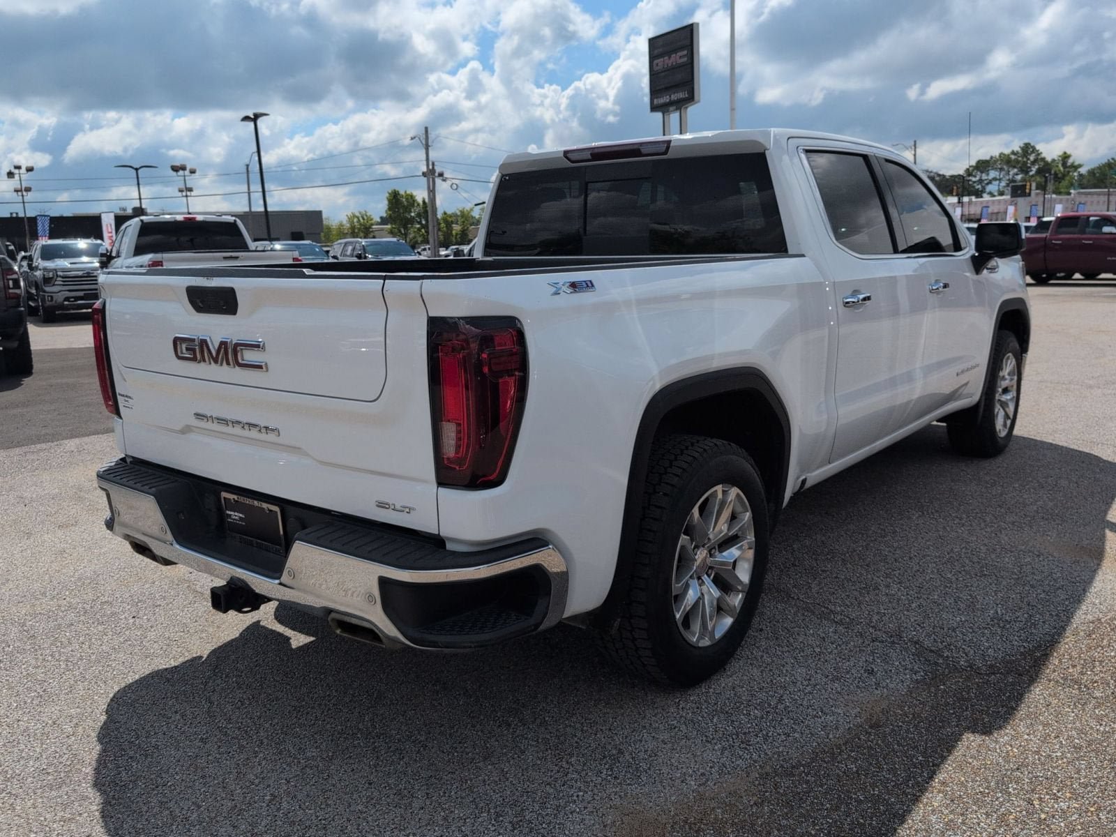 Used 2022 GMC Sierra 1500 SLT w/ SLT Premium Plus Package AWD/4WD image 6