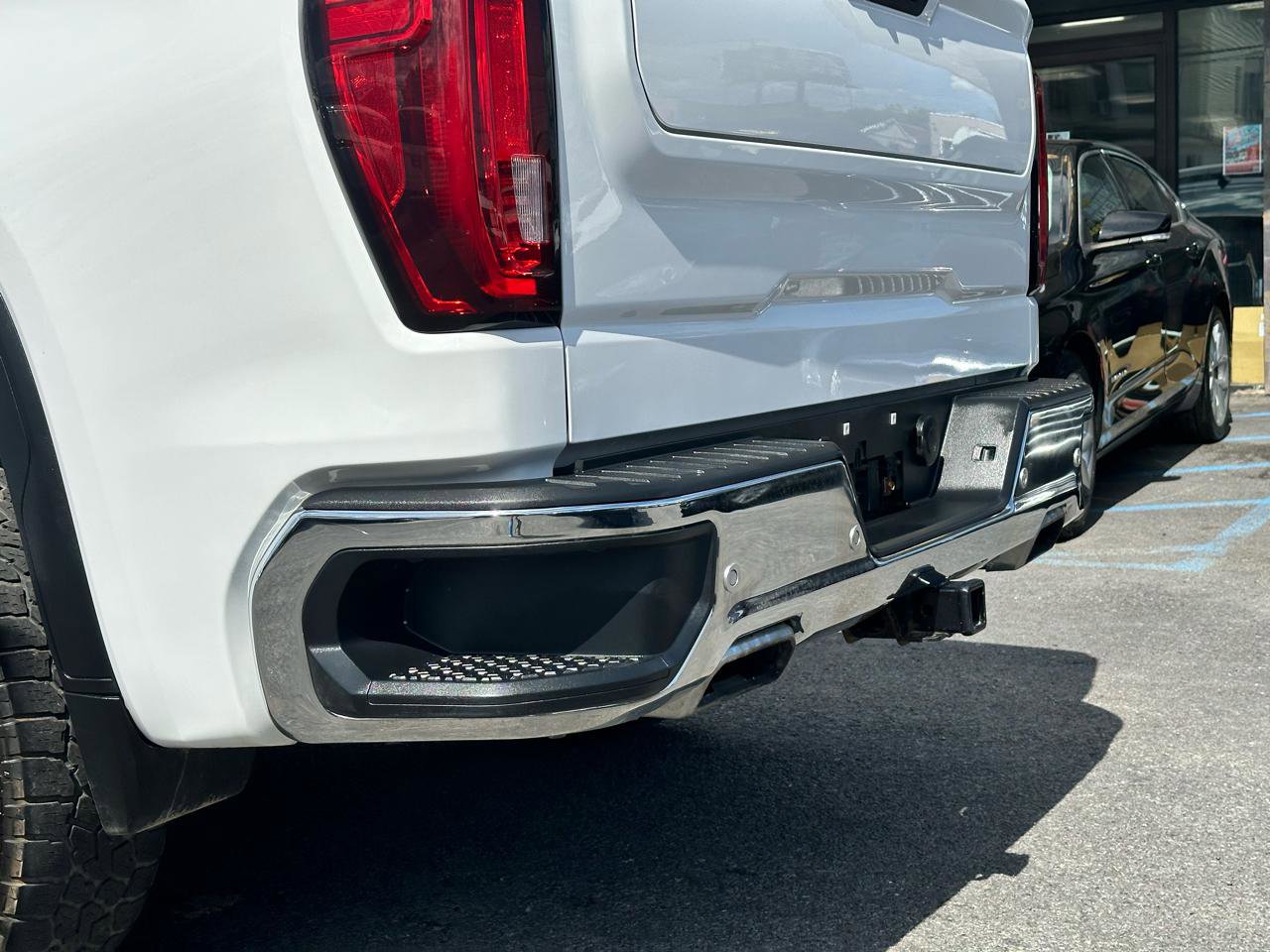 Used 2019 GMC Sierra 1500 SLT w/ SLT Premium Plus Package AWD/4WD image 11