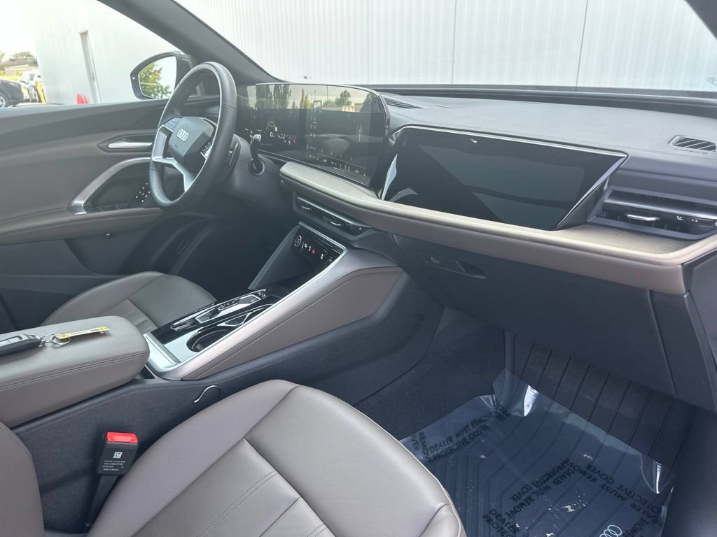 Used 2025 Audi Q5 Premium AWD/4WD image 33
