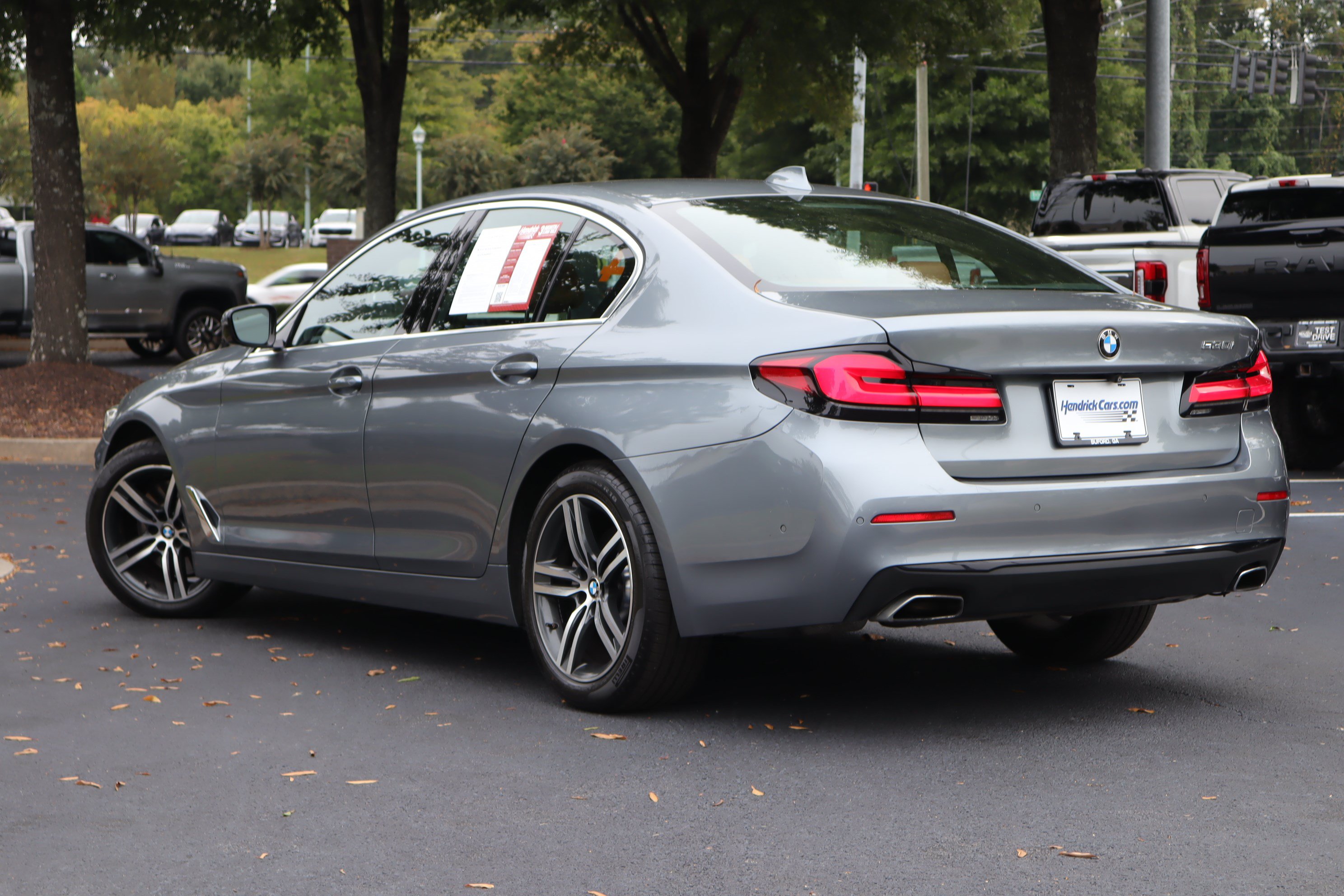 Used 2021 BMW 530i w/ Premium Package RWD image 3
