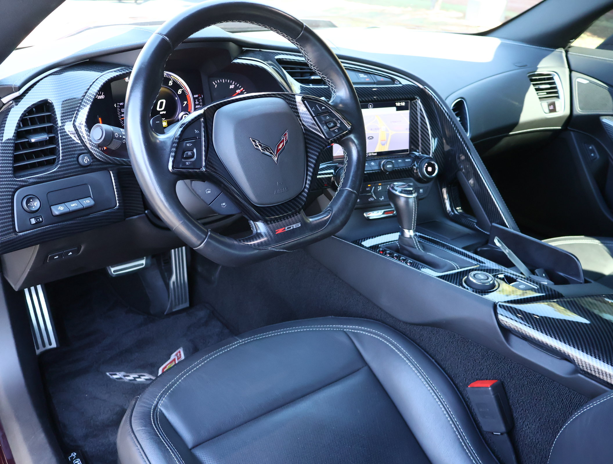 Used 2017 Chevrolet Corvette Z06 RWD image 2