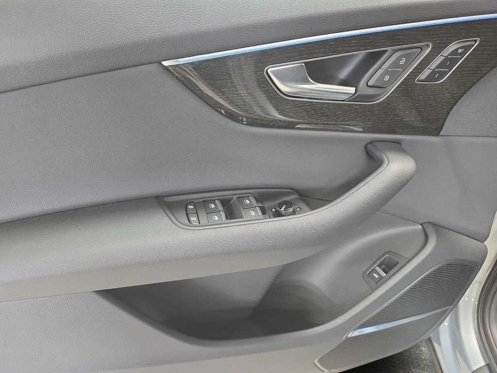 New 2026 Audi Q7 2.0T Premium AWD/4WD image 13