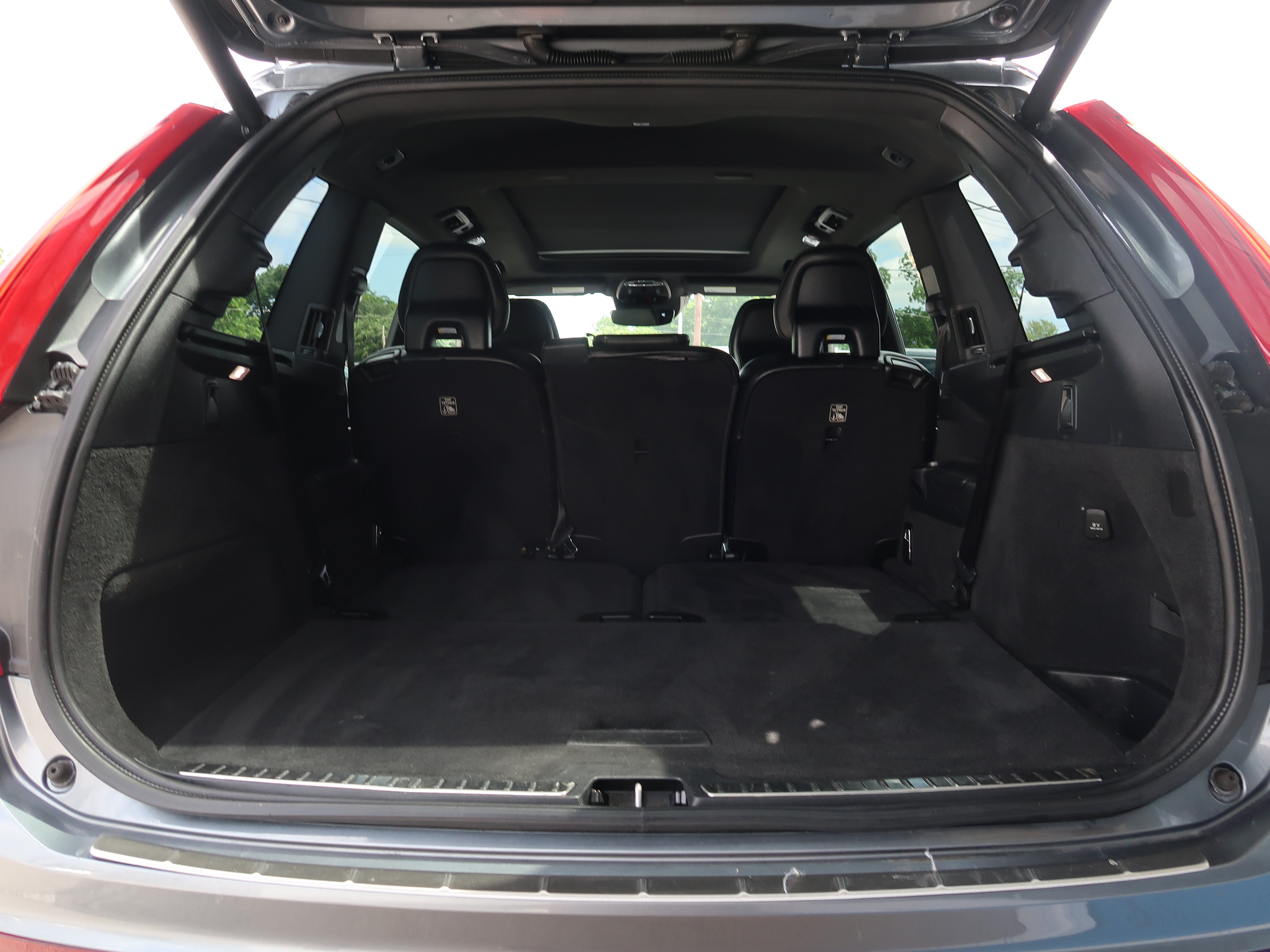 Used 2019 Volvo XC90 T5 Momentum w/ Protection Package Premier FWD image 40