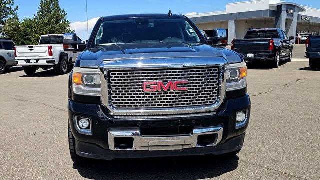 Used 2016 GMC Sierra 2500 Denali w/ Driver Alert Package AWD/4WD image 3