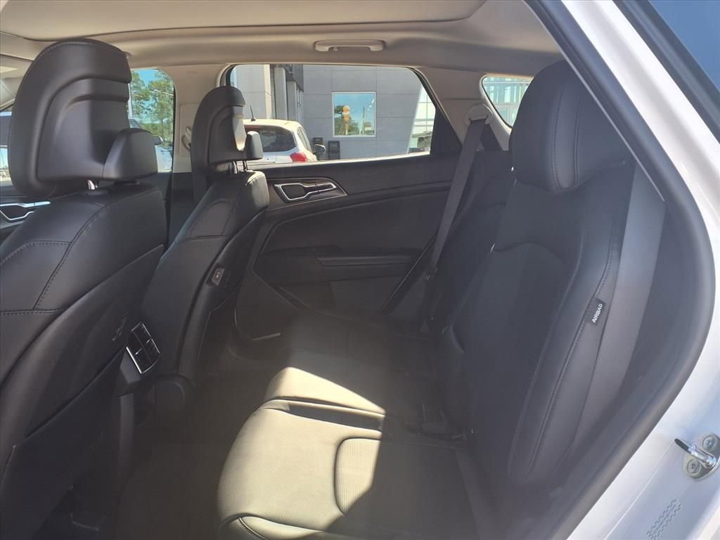 New 2026 Kia Sportage EX w/ EX Panorama Roof Package image 13