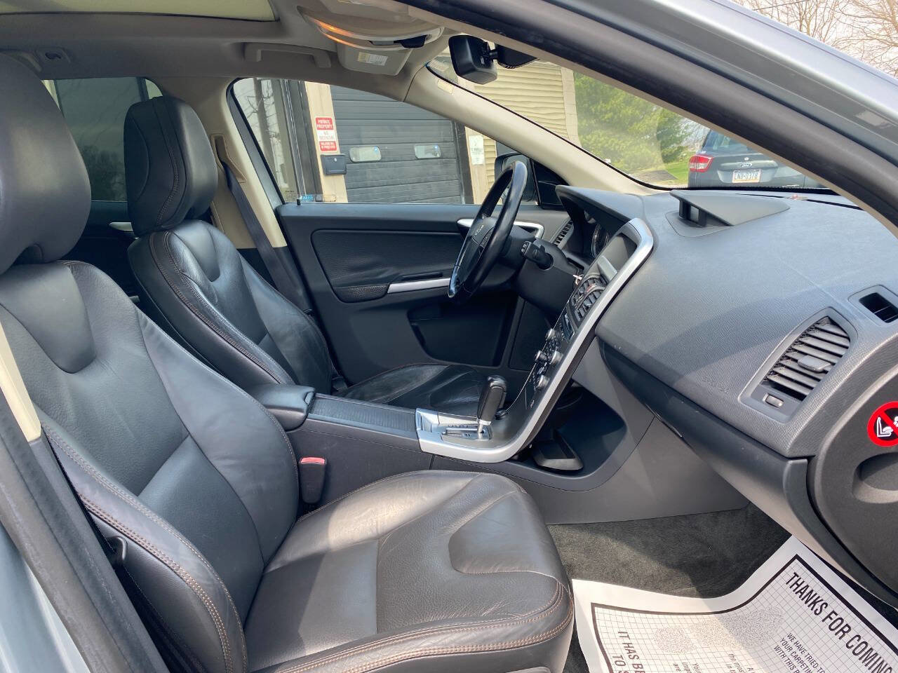 Used 2010 Volvo XC60 T6 image 30