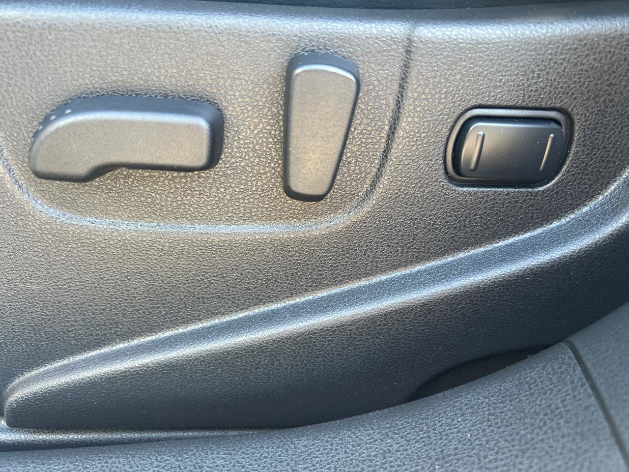 Used 2012 Nissan Rogue SL AWD/4WD image 21