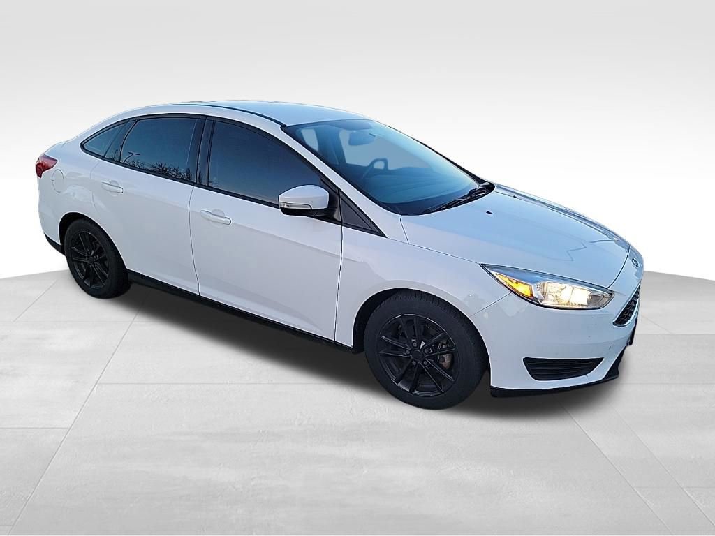 Used 2017 Ford Focus SE image 4