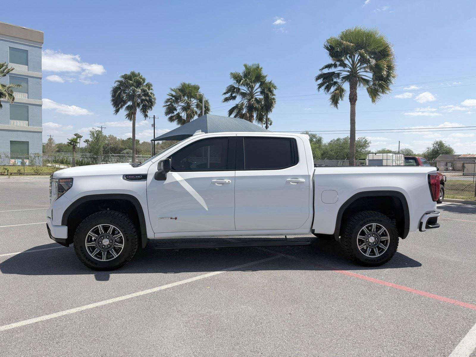 Used 2025 GMC Sierra 1500 AT4 image 10