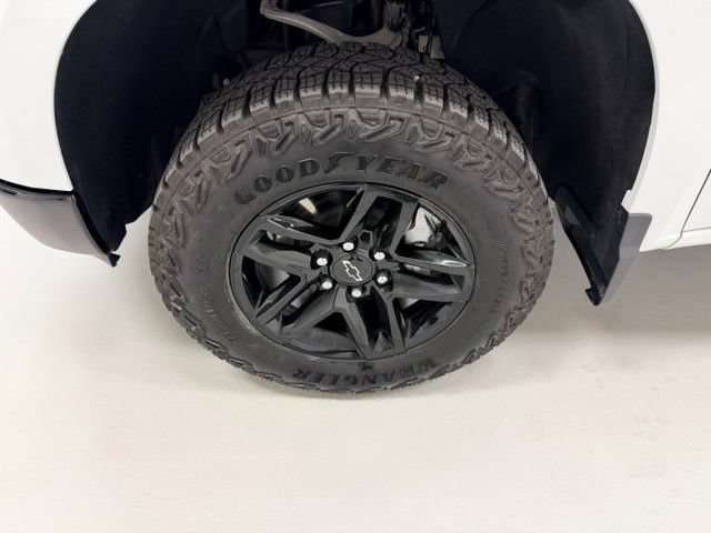 Certified 2026 Chevrolet Silverado 1500 Custom Trail Boss w/ Dark Appearance Package AWD/4WD image 19