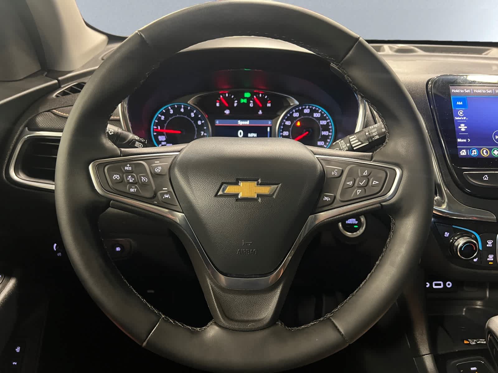 Used 2024 Chevrolet Equinox Premier AWD/4WD image 17