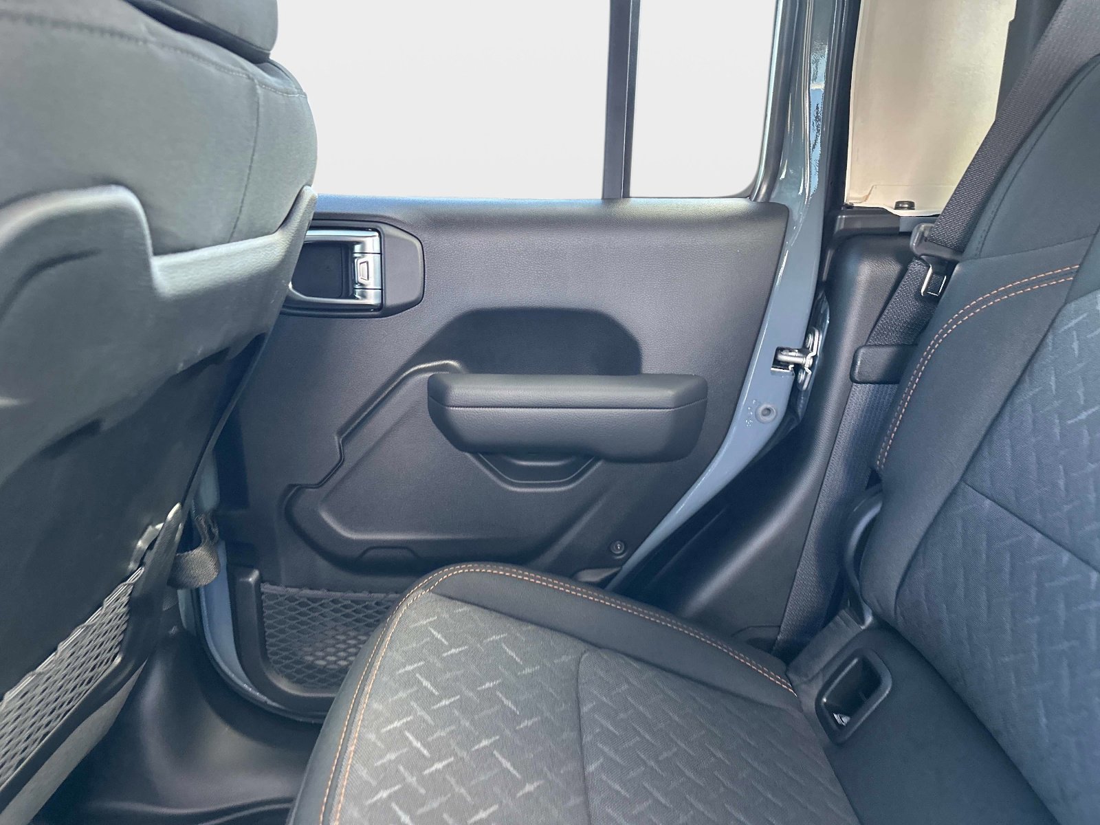 New 2026 Jeep Gladiator Mojave w/ Steel Bumper Group image 15