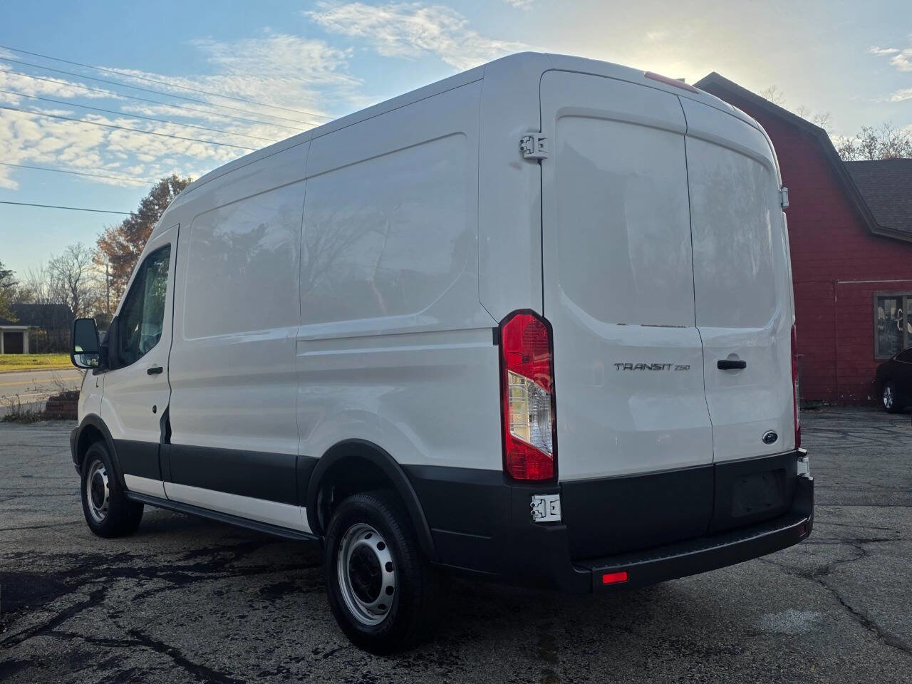 Used 2015 Ford Transit 250 130 Medium Roof image 4