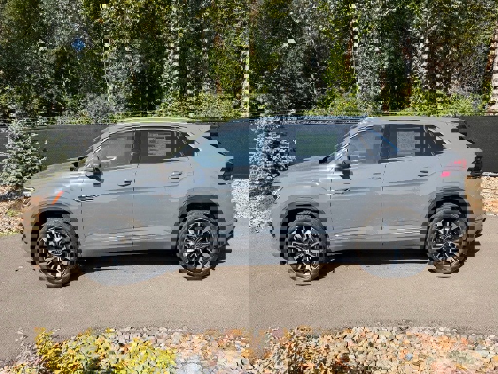 New 2026 Volkswagen Atlas Cross Sport SEL Premium R-Line image 2