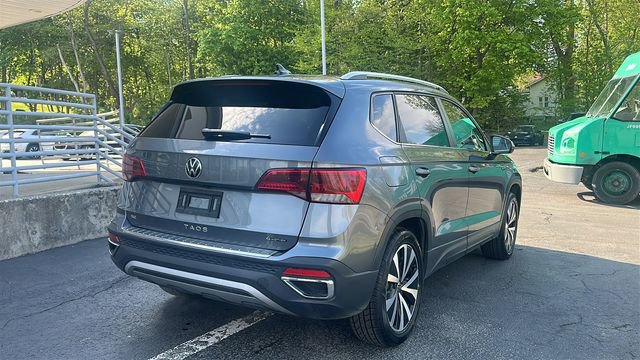 Used 2022 Volkswagen Taos SE AWD/4WD image 5