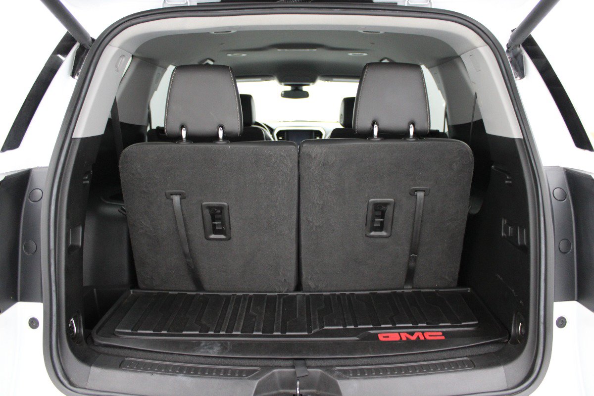 Used 2022 GMC Acadia SLT w/ LPO, Floor Liner Package FWD image 10