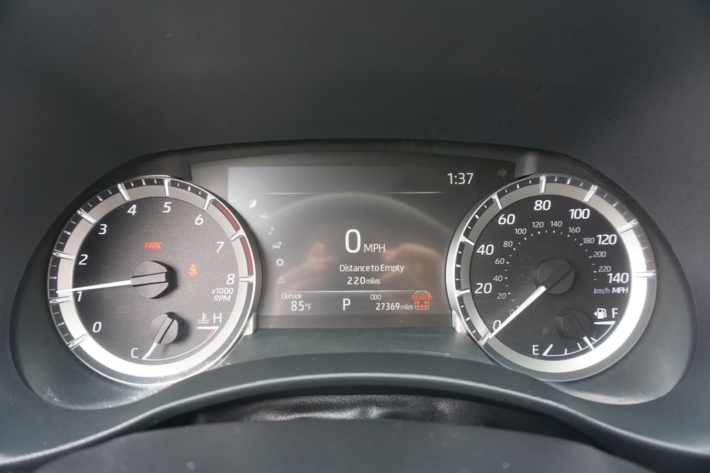 Certified 2025 Toyota Highlander XLE FWD image 5