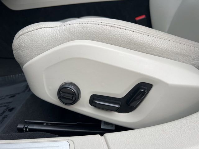 Certified 2024 Volvo S60 B5 Plus AWD/4WD image 29