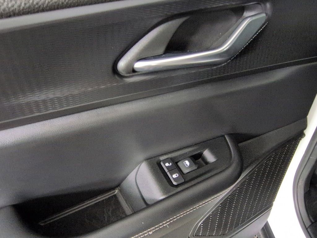 Certified 2025 Jeep Grand Cherokee Altitude AWD/4WD image 32