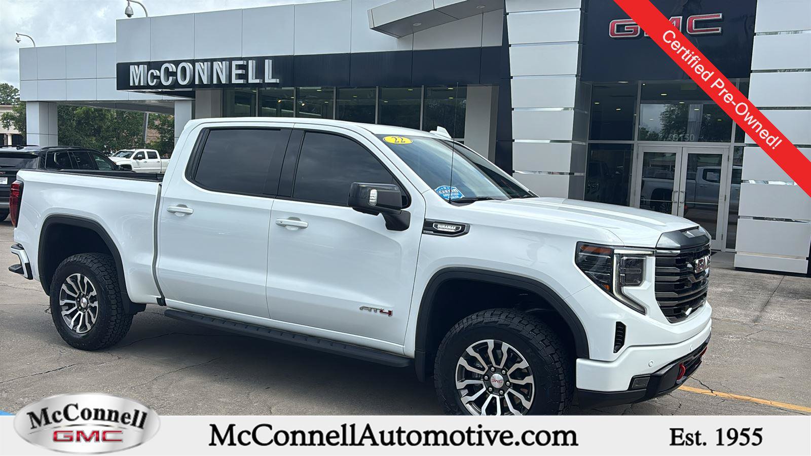 Certified 2022 GMC Sierra 1500 AT4 w/ AT4 Premium Package AWD/4WD image 1